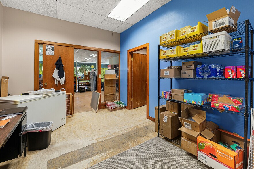 More Photos Of 254 Winnebago Dr, Fond Du Lac Office For Sale