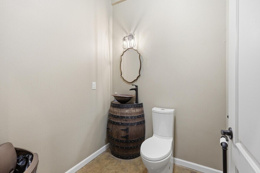 More Photos Of 25695 Mulberry Rd, Webb City Winery Vineyard For Sale