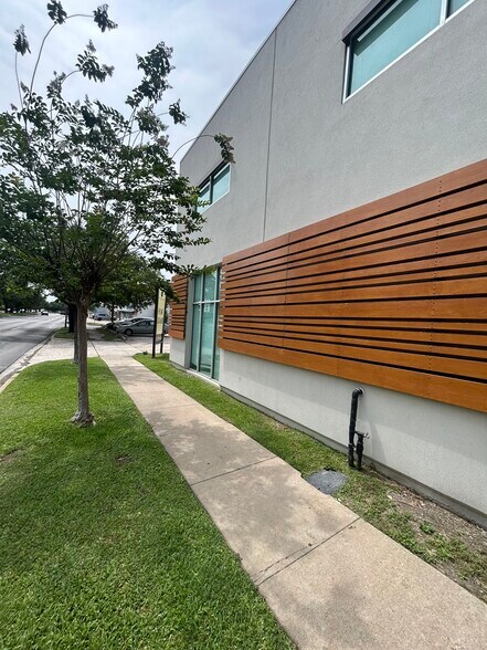 More Photos Of 2424 W Holcombe Blvd, Houston Medical For Lease