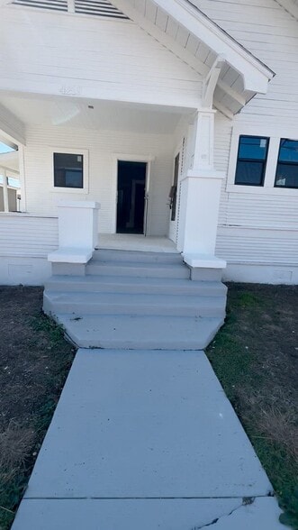 More Photos Of 4219 S Presa St, San Antonio General Retail For Sale