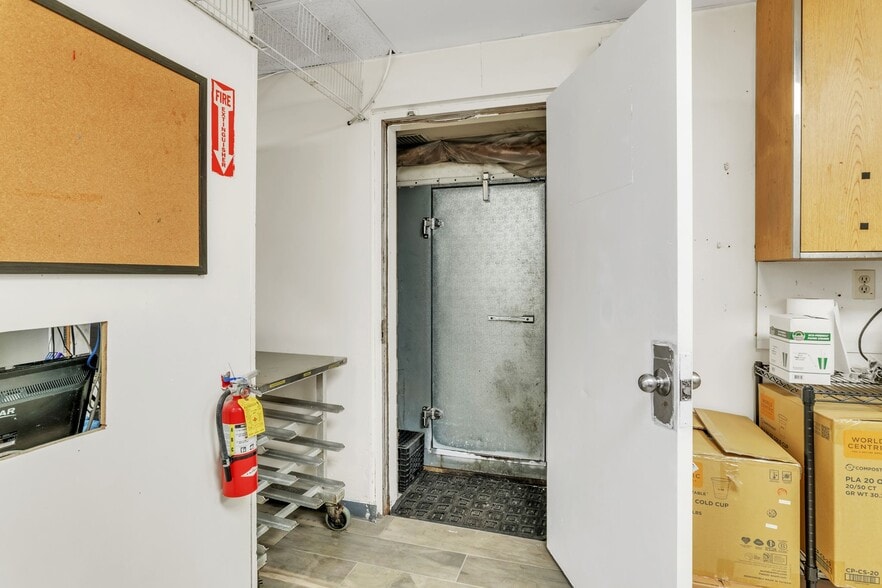 More Photos Of 1535 Memorial Dr, Chicopee Restaurant For Sale