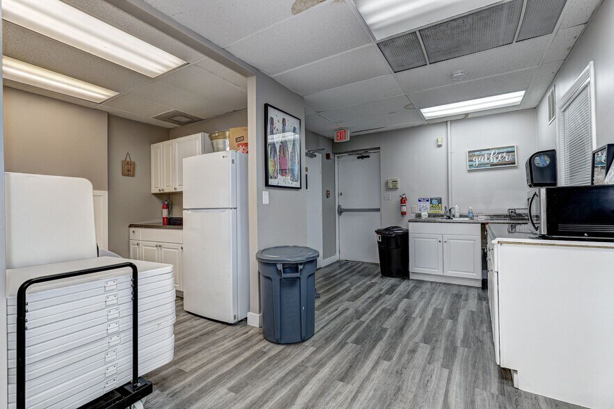 More Photos Of 8 Music Fair Rd, Owings Mills Flex For Sale