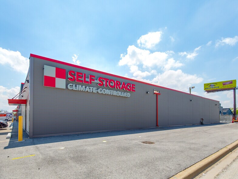 More Photos Of 17506 Chicago Ave, Lansing Self Storage For Sale