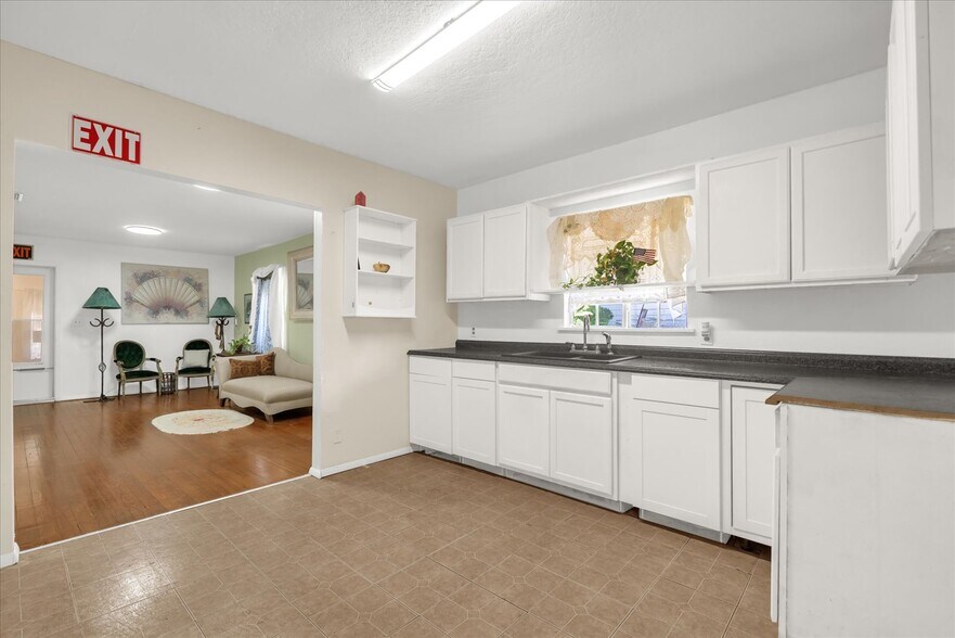 More Photos Of 312 E Main St, Dundee General Retail For Sale