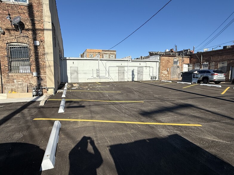 More Photos Of 811 Chicago Ave, East Chicago General Retail For Lease
