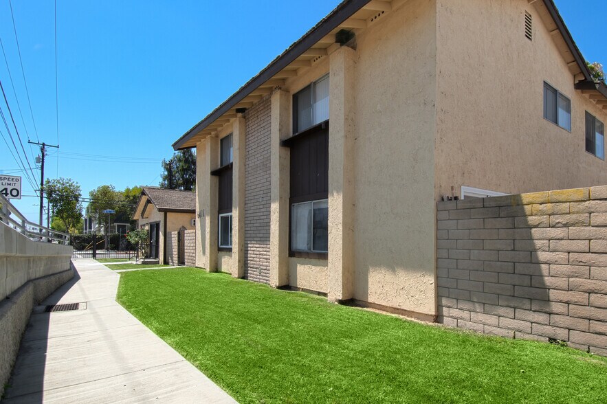 More Photos Of 6411 Western Ave, Buena Park Apartments For Sale