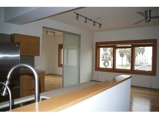 More Photos Of 8 Brooks Ave, Venice Apartments For Lease