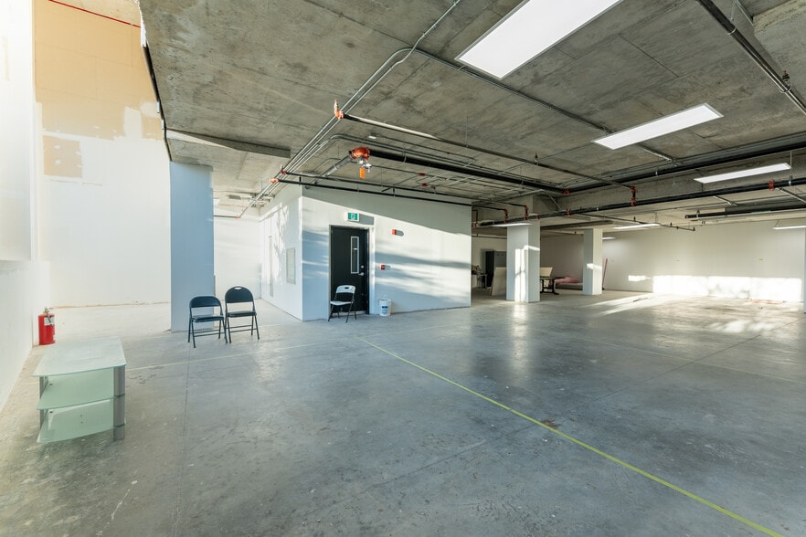 More Photos Of 1637 Bank St, Ottawa Storefront Retail Office For Lease