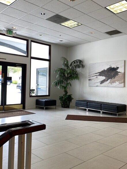 More Photos Of 2233 Honolulu Ave, Montrose Office For Lease
