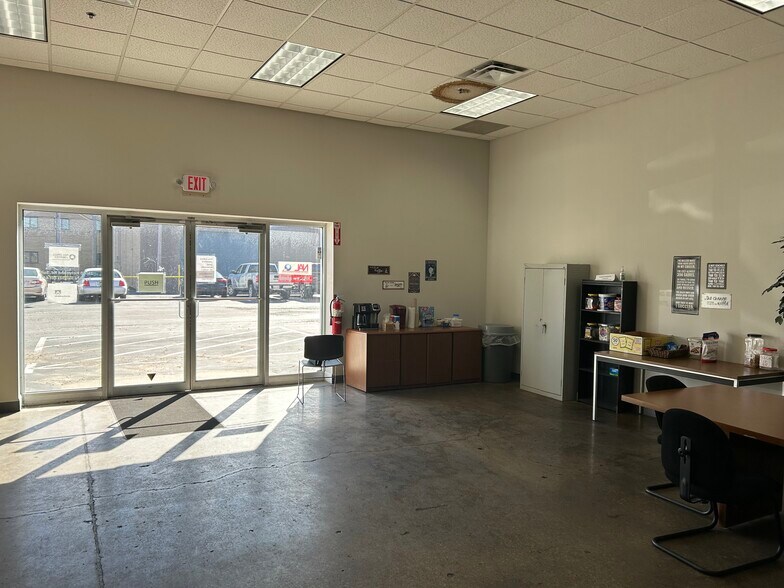 More Photos Of 26050 Richmond Rd, Bedford Heights Warehouse For Lease