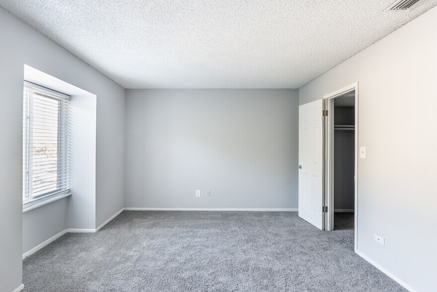 More Photos Of 5659 Del Prado Dr, Tampa Apartments For Sale