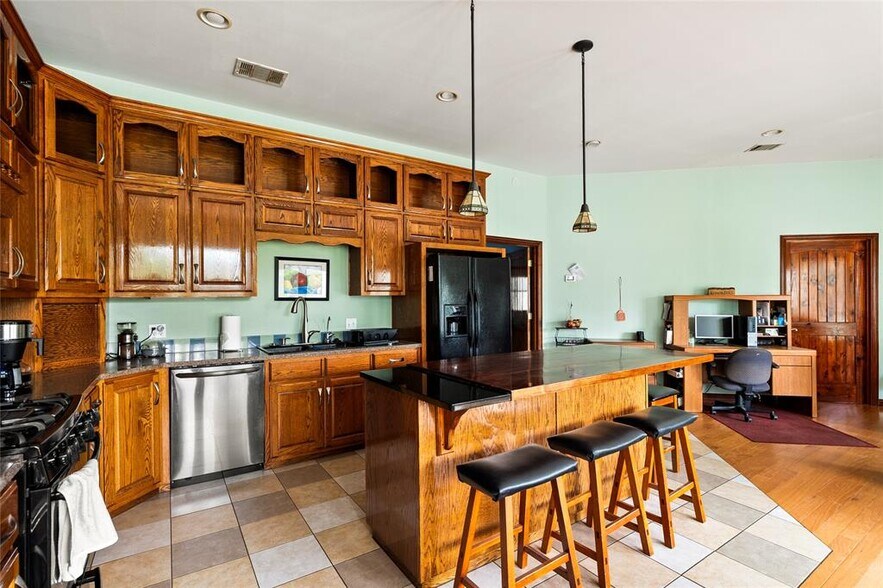 More Photos Of 1389 U.S. 290 E, Elgin Land For Sale