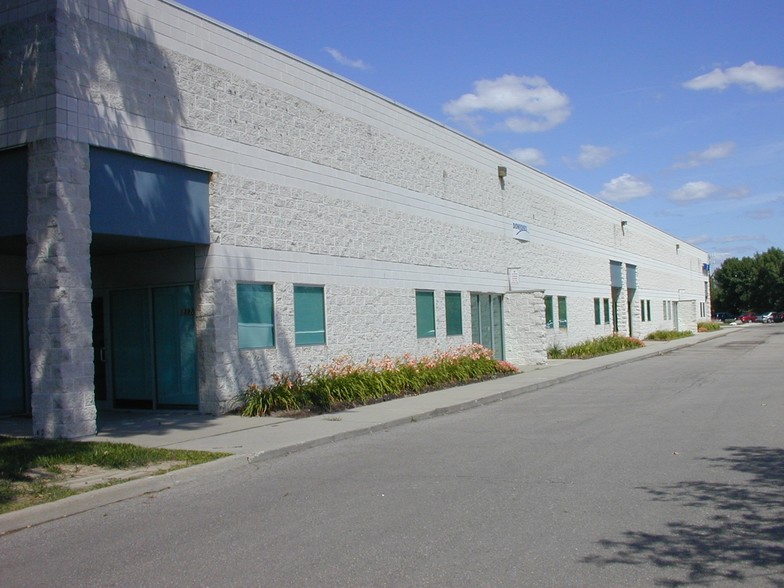 Primary Photo Of 1393 Wheaton Dr, Troy Research And Development For Lease