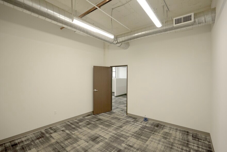 More Photos Of 1355 Palmetto St, Los Angeles Loft Creative Space For Lease