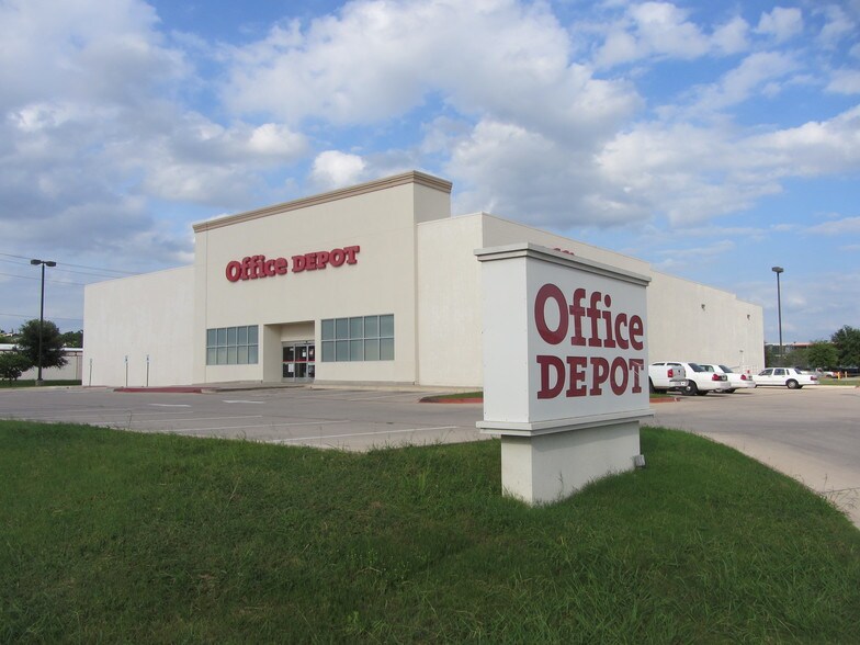 More Photos Of 1311 Mormon Mill Rd, Marble Falls General Retail For Lease