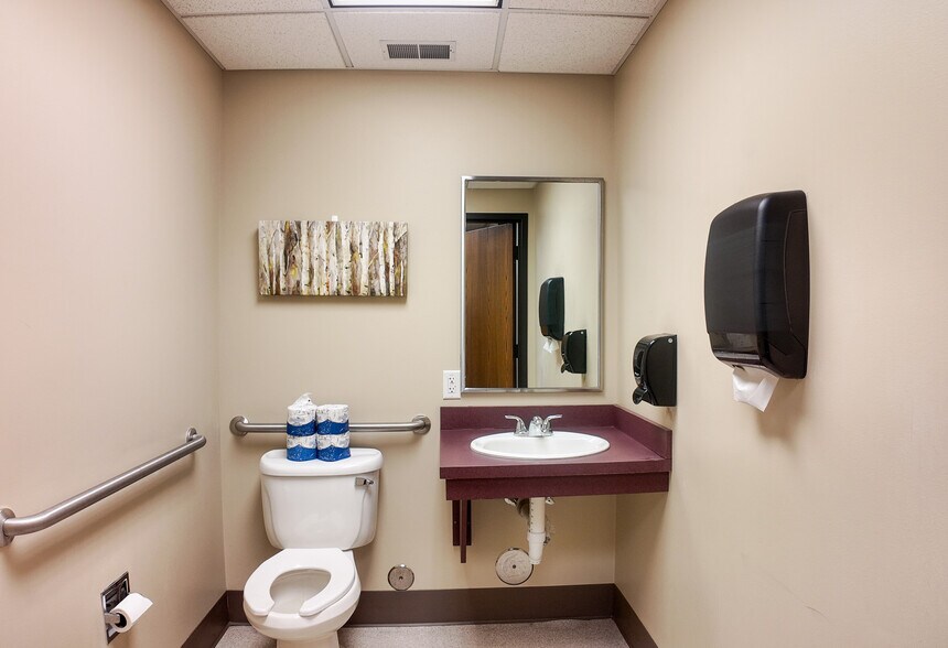 More Photos Of 630 S Minnesota Ave, Sioux Falls Office For Sale