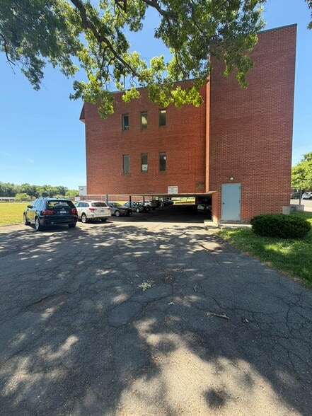 More Photos Of 171 Market Sq, Newington Office For Sale