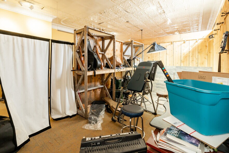 More Photos Of 1610 Bardstown Rd, Louisville Storefront For Sale
