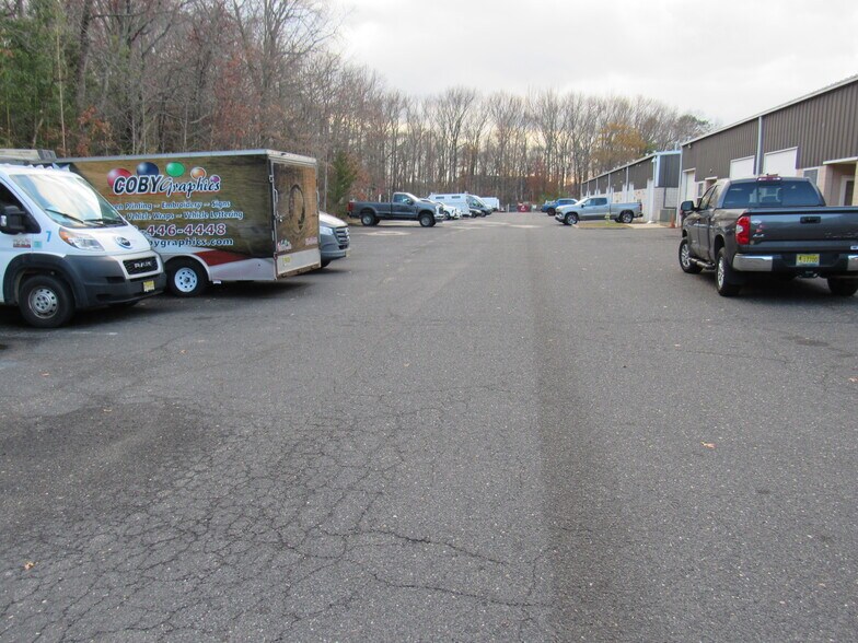 More Photos Of 77 Pension Rd, Manalapan Township Warehouse For Lease
