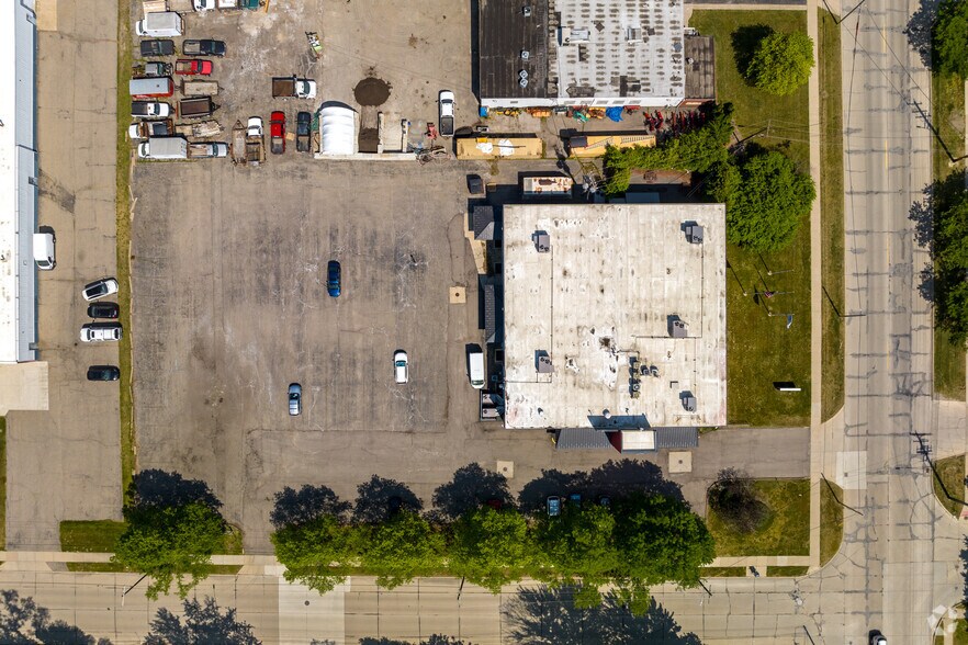 More Photos Of 11355 Stephens Rd, Warren Office For Lease