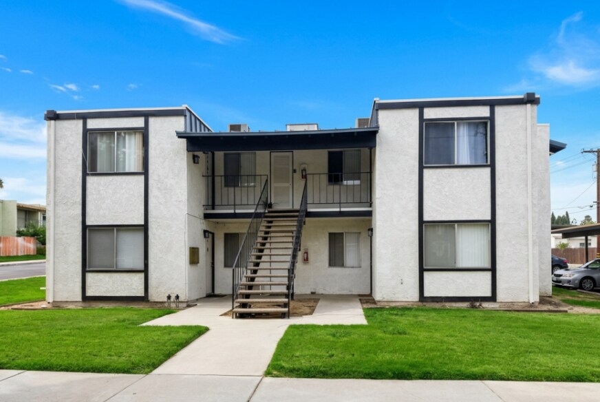 Primary Photo Of 10982 Rincon St, Loma Linda Apartments For Sale