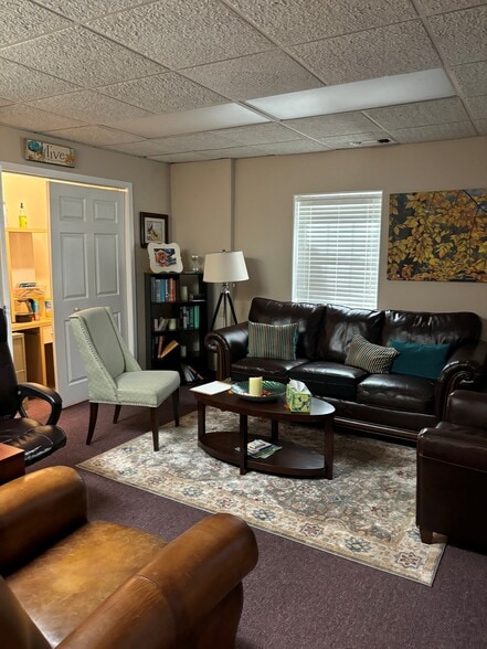 More Photos Of 2100 Deer Park Ave, Deer Park Office For Lease