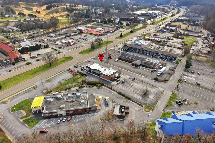 More Photos Of 3584 Parkway, Pigeon Forge Restaurant For Lease