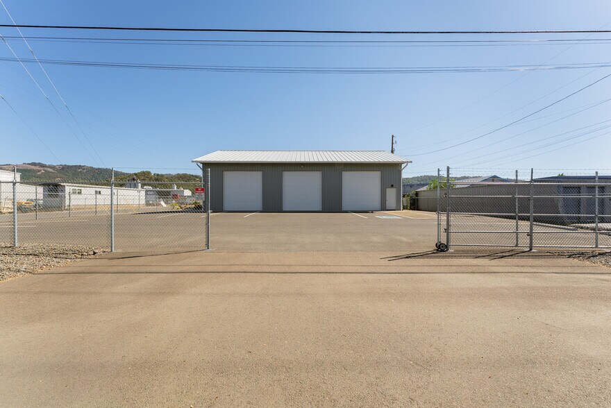 More Photos Of 4276 Old Hwy 99 S, Roseburg Light Manufacturing For Sale
