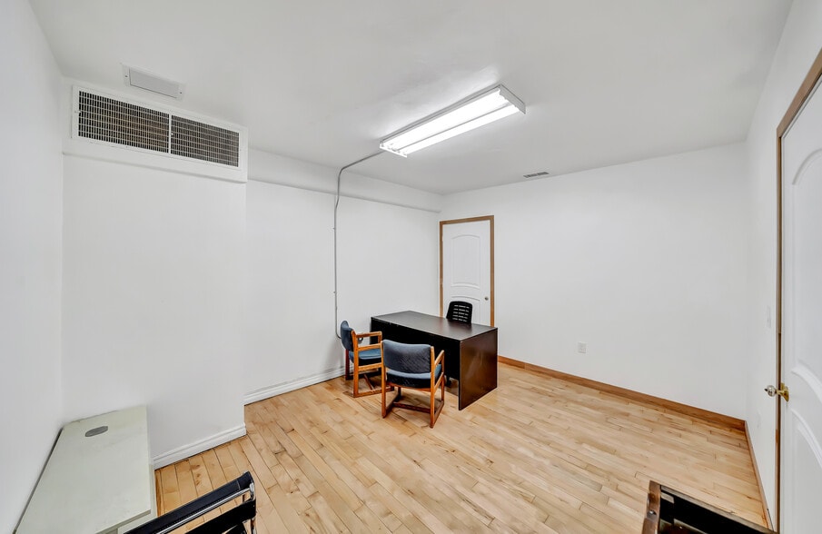 More Photos Of 830 S Main St, Santa Ana Freestanding For Sale