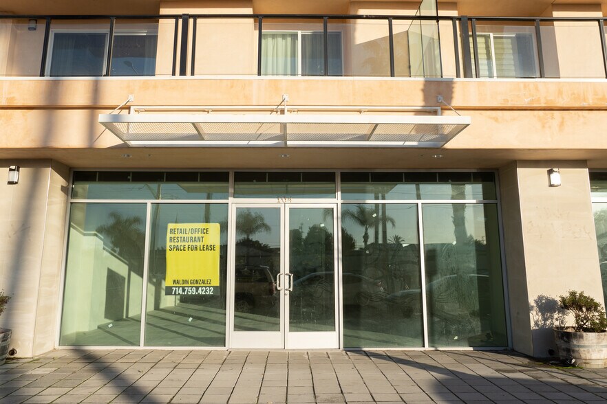 More Photos Of 1598 Long Beach Blvd, Long Beach Storefront Retail Office For Sale
