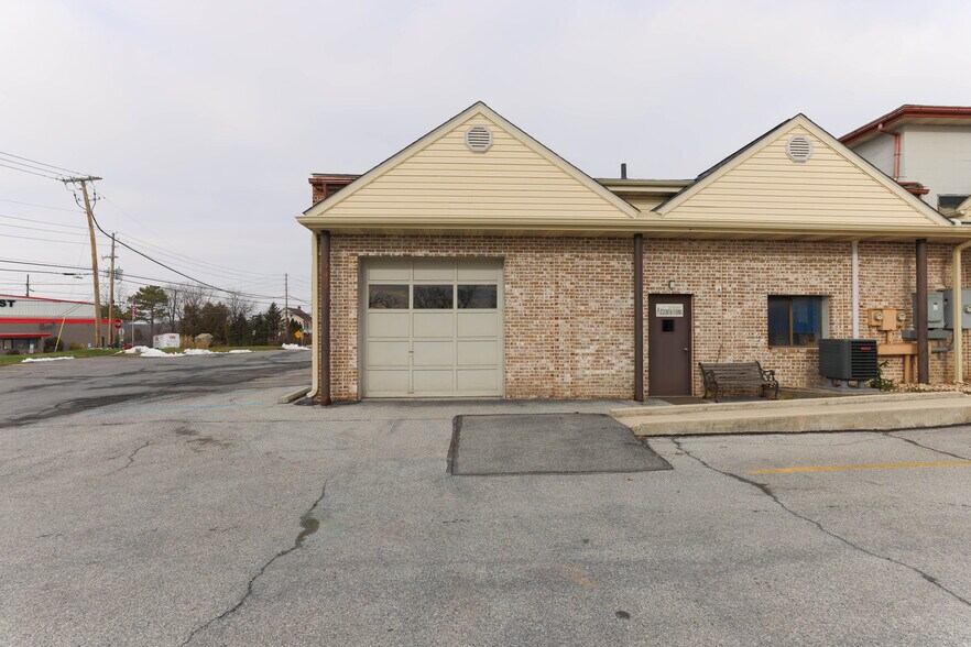 More Photos Of 1645-1655 Hausman Rd, Allentown Storefront Retail Office For Lease