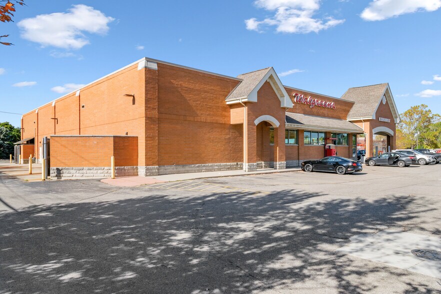 More Photos Of 31415 Ford Rd, Garden City Drugstore For Sale