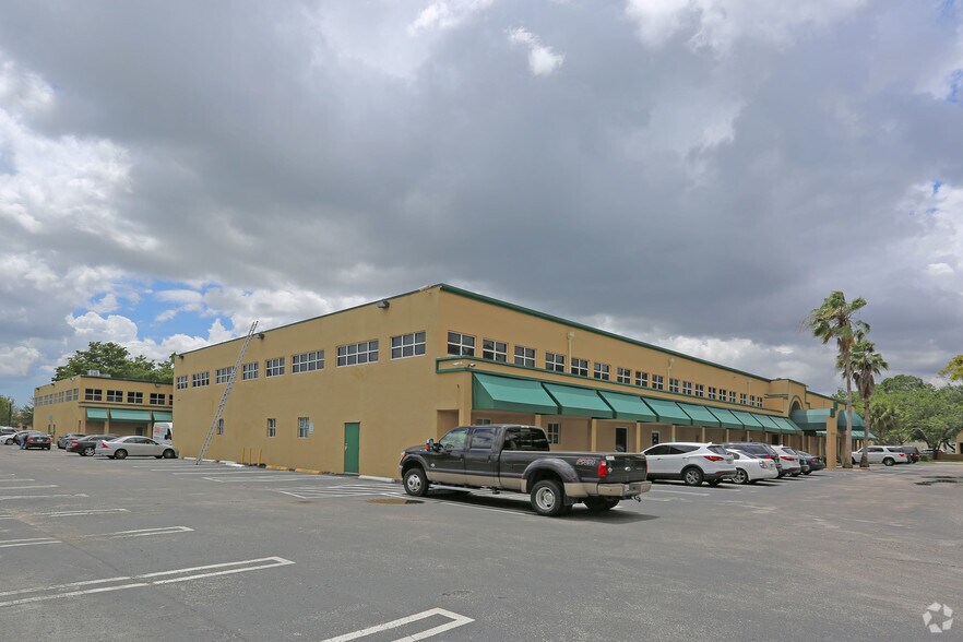 More Photos Of 5901 NW 151st St, Miami Lakes Office For Lease