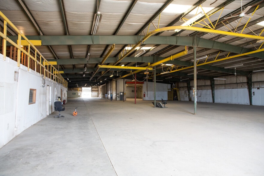 More Photos Of 2301 Bridgeport Dr, Sioux City Manufacturing For Lease