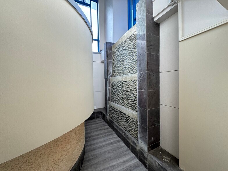 More Photos Of 815-821 Webster St, Oakland Storefront Retail Office For Lease