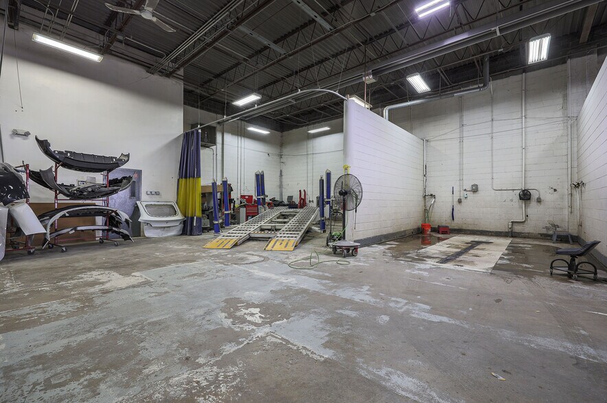 More Photos Of 2005-2007 W 103rd Ter, Leawood Service For Sale