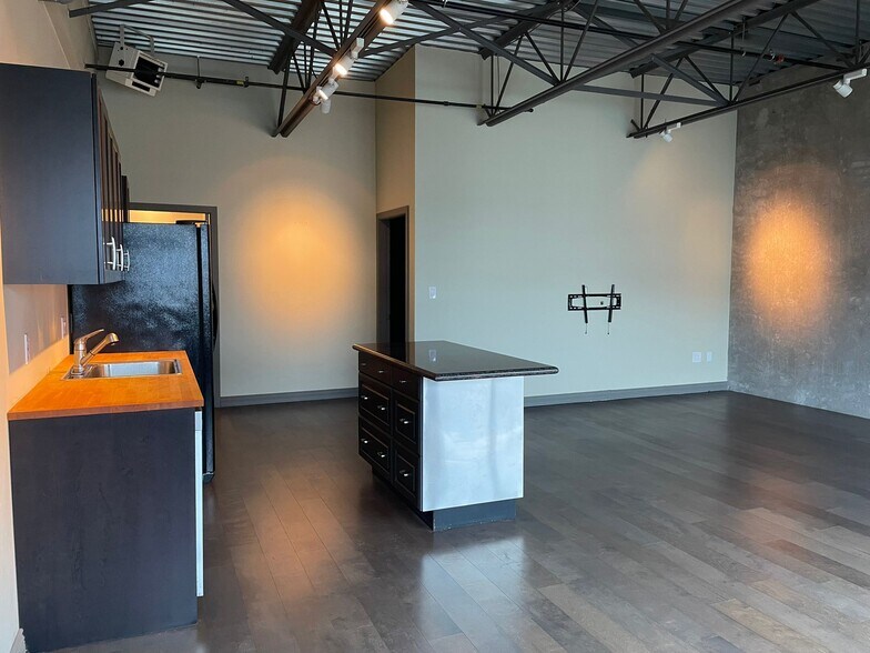 More Photos Of 18669 52nd Ave, Surrey Warehouse For Sale