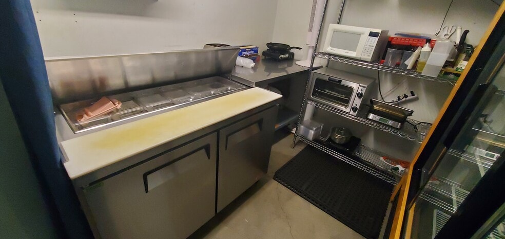 More Photos Of 921 Crocker St, Los Angeles Storefront Retail Office For Sale