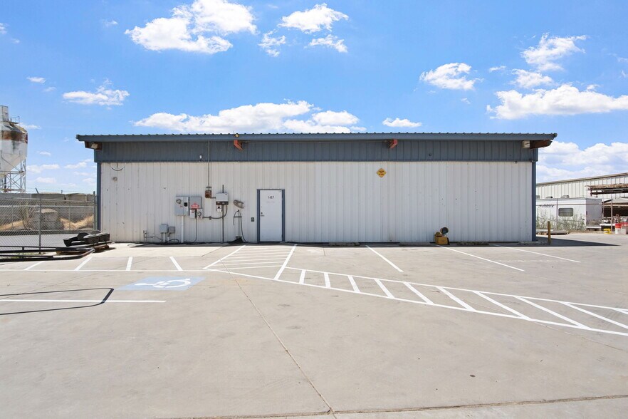 More Photos Of 1485 Atlanta Ct, Turlock Warehouse For Lease