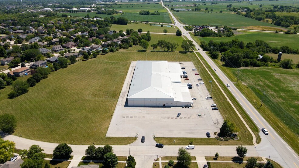 More Photos Of 10850 W Laraway Rd, Frankfort General Retail For Lease