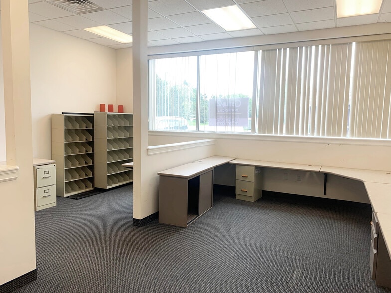 More Photos Of 5600 State St, Saginaw Unknown For Lease