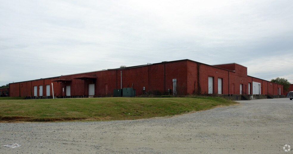 More Photos Of 2064 Brentwood St, High Point Warehouse For Lease