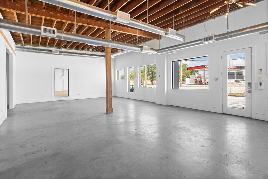 More Photos Of 1717 White Settlement Rd, Fort Worth Unknown For Sale