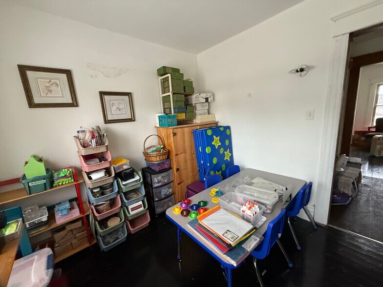 More Photos Of 942 E 3rd St, Monroe Schools For Sale