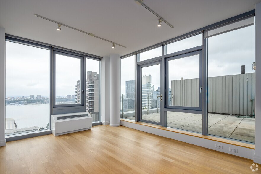 More Photos Of 550 W 54th St, New York Apartments For Lease