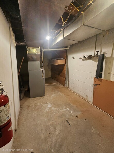 More Photos Of 2723 N Walnut St, Bloomington Office For Sale