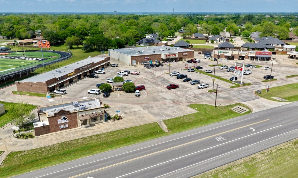 More Photos Of 750 Us Highway 377, Pilot Point Unknown For Lease