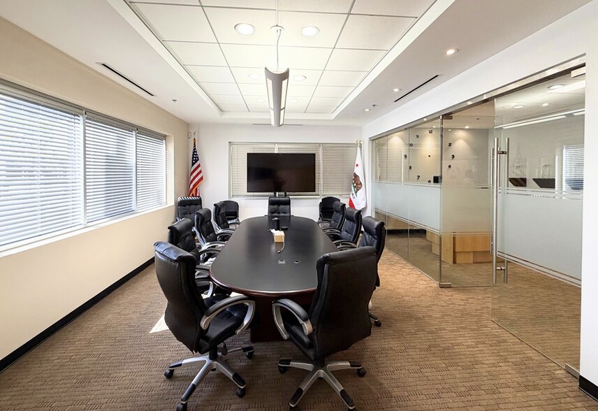 More Photos Of 716 Corporate Center Dr, Pomona Office For Lease