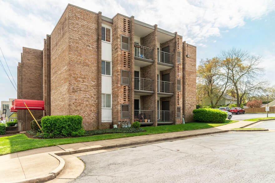 More Photos Of 300-302 W Glebe Rd, Alexandria Apartments For Sale