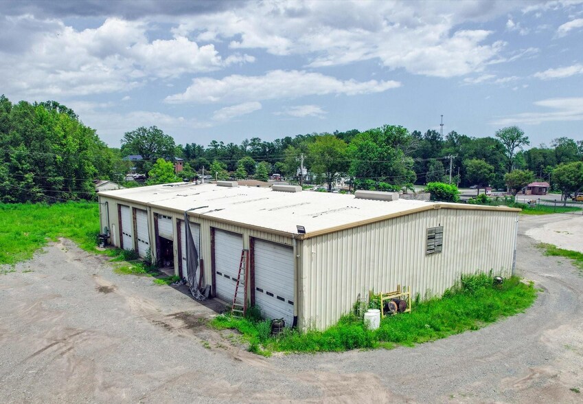 More Photos Of 1182 Saluda St, Rock Hill Warehouse For Lease